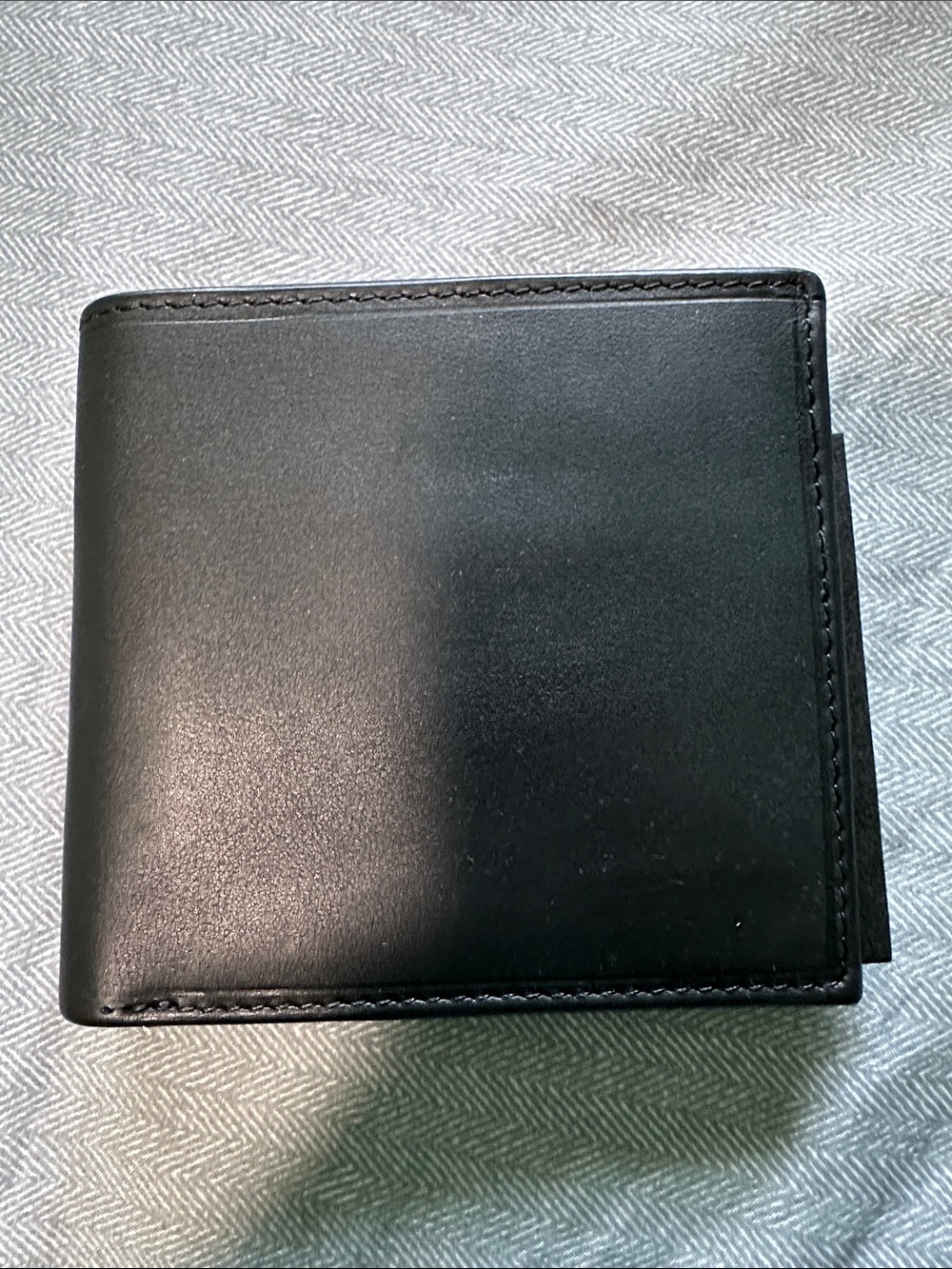 Men's Black Leather Bifold Wallet - Sleek Everyday Accessory